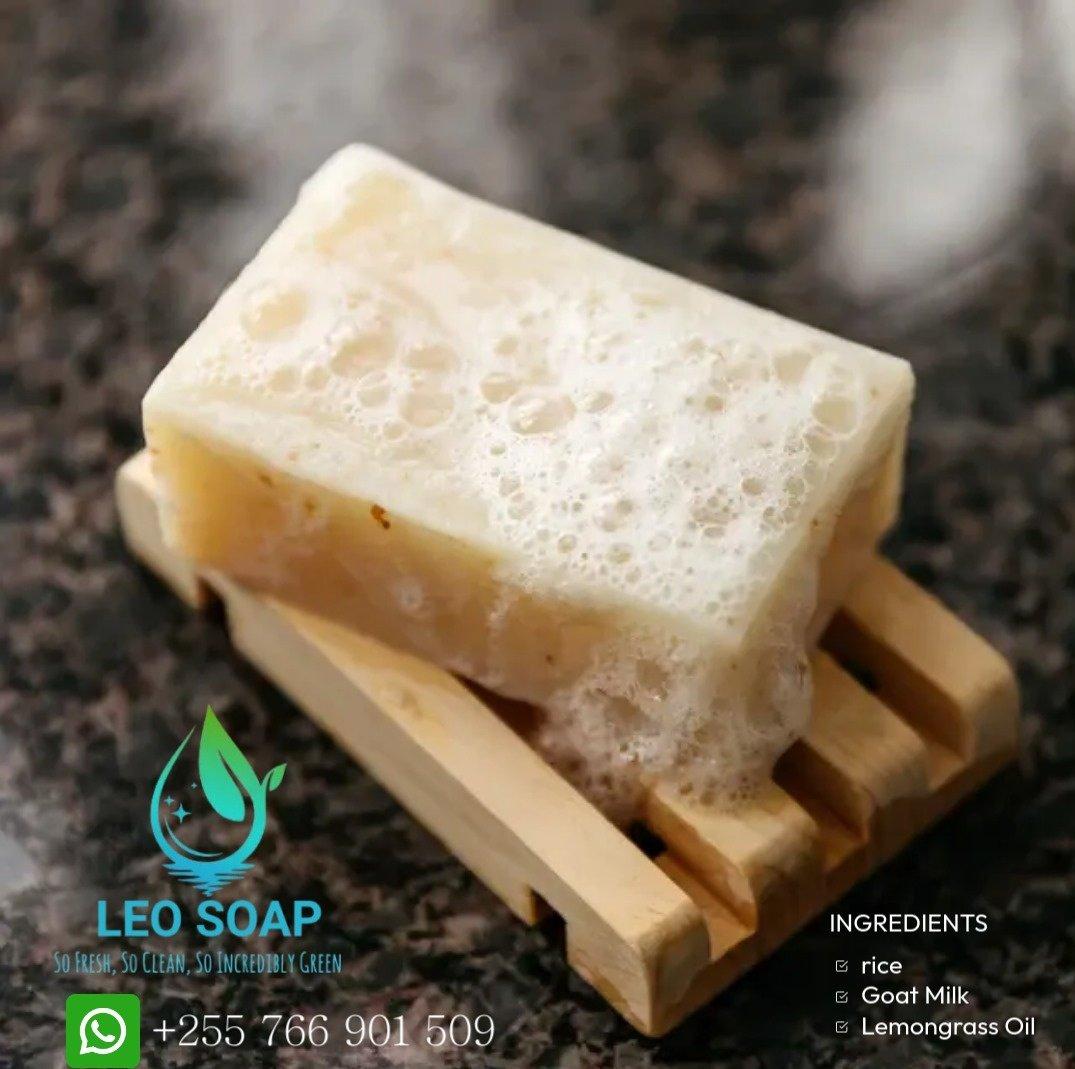 amusmartz's tweet image. Unatafuta sabuni ambayo familia nzima inaweza kutumia?

🧼 Leo Soap ni salama na rafiki kwa ngozi tofauti.

👉 Nunua Leo Soap sasa Kwa Tsh 3,000/=

📩 DM / WhatsApp uagize : wa.me/+255766901509

#LeoSoap #FreshSkin #AfterWork #Sokoletu