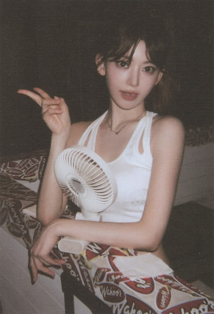 allaboutsakuraa's tweet photo. ㅤㅤㅤ
⟡ flicker, flash, a little spark
caught between a pose
and a laugh that almost slips—
she points like she knows something
you don’t

low light, soft blur,
and a moment that feels
a bit playful,
a bit untold ♡
ㅤㅤㅤ https://t.co/gbB5KHXEm8