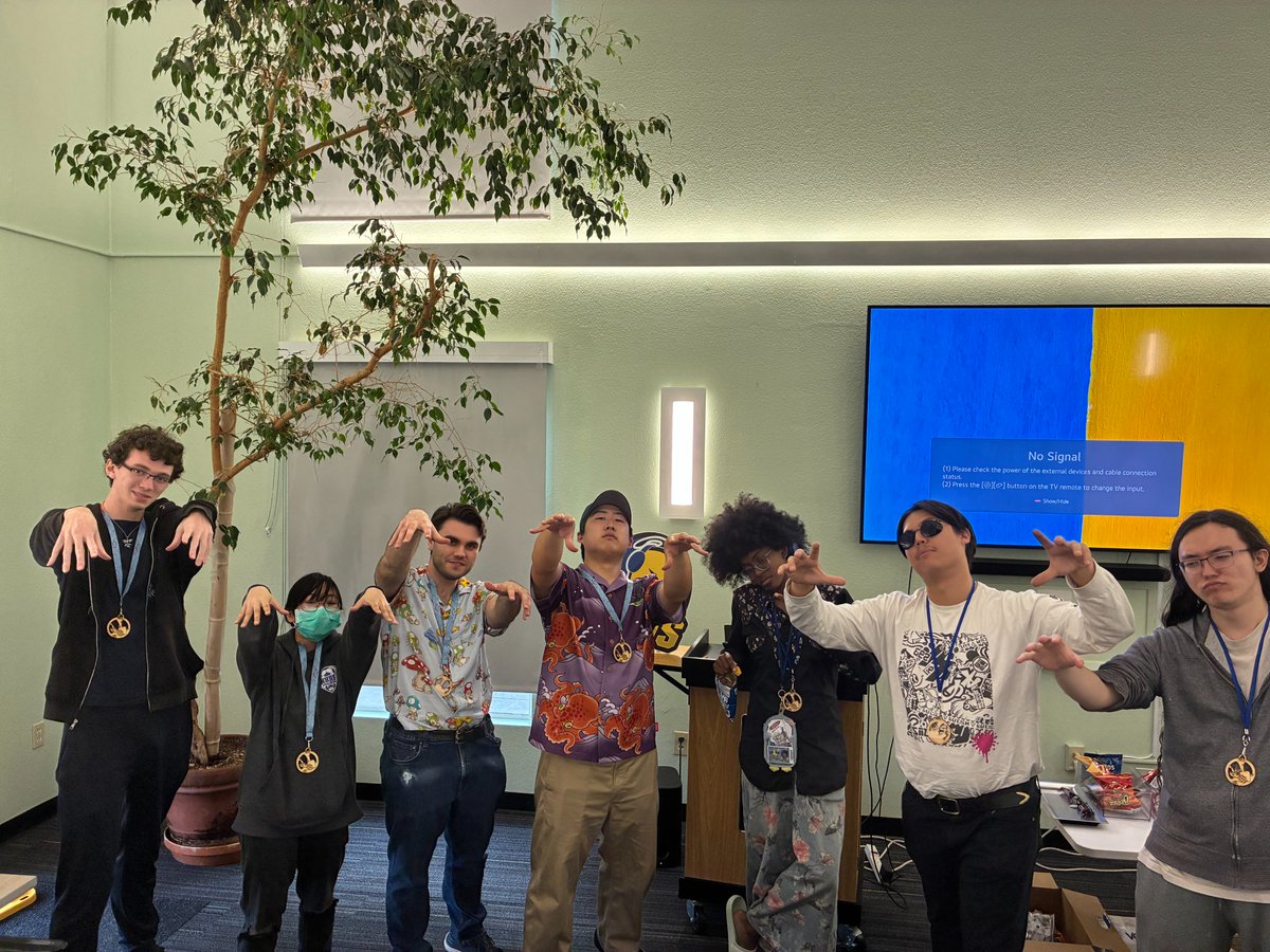 SlugGamingUCSC's tweet photo. Thank you to everyone who came to our very first UCSC Splatoon LAN this past weekend! 

Congrats to the winning team and to all of the bonus star winners 🏆

We'd like to thank https://t.co/GFNzKjmqxW and Merrill Student Government for helping make this event possible! https://t.co/dYo6wVFBr5