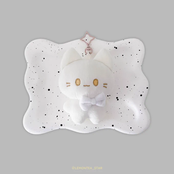 ✦デザフェス63 出展情報✦ 5/23～5/24(両日参加) 西1階【F-354】 初参加です! 音楽が聴けるCDアクキーやコーヒーチャーム、 単品・フルセット各種を頒布予定 新作のぬいぐるみチャームも持参します #デザフェス63 #デザフェス63リポスト