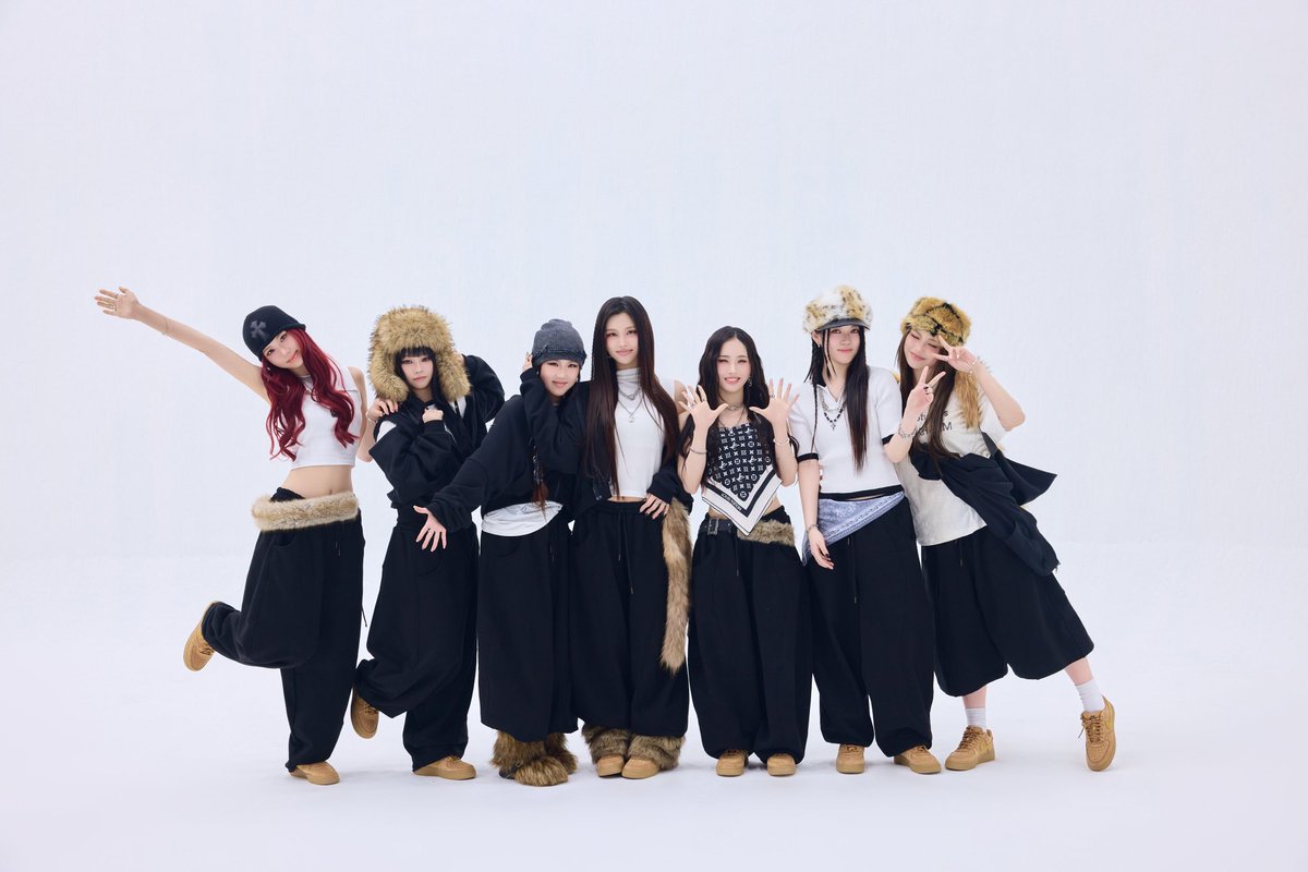 haipizna's tweet photo. UNIQUE KPOP GROUPS!
H//pe Princess: All members are small https://t.co/EzIQF7GQkw