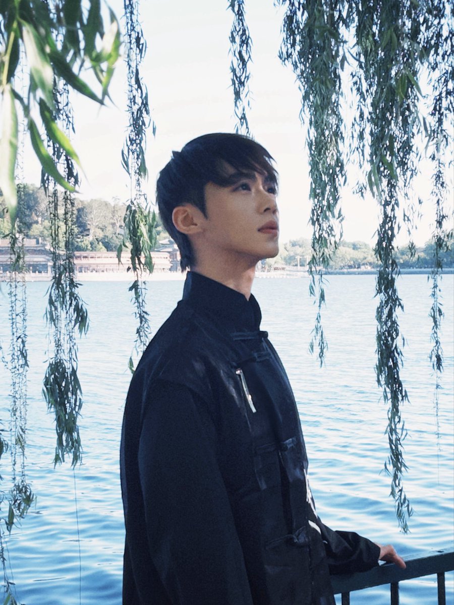 TheOneStudio001's tweet photo. 恰好的阳光，和旁边的你💖

#海外剧与君同开播倒计时3天 #与君同 #journeywithyou https://t.co/BRUVIkxTql