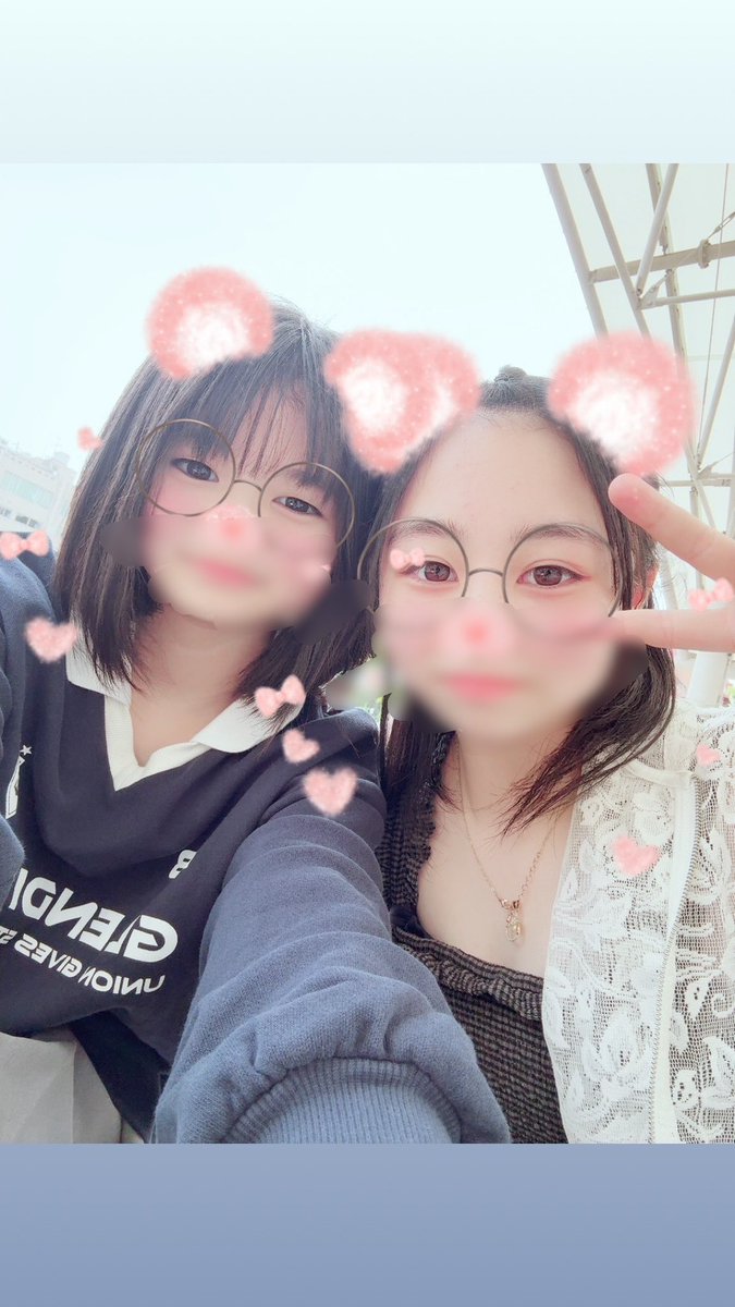 hinata835083's tweet photo. 友達と写真撮った！ https://t.co/xZz2fozrz6