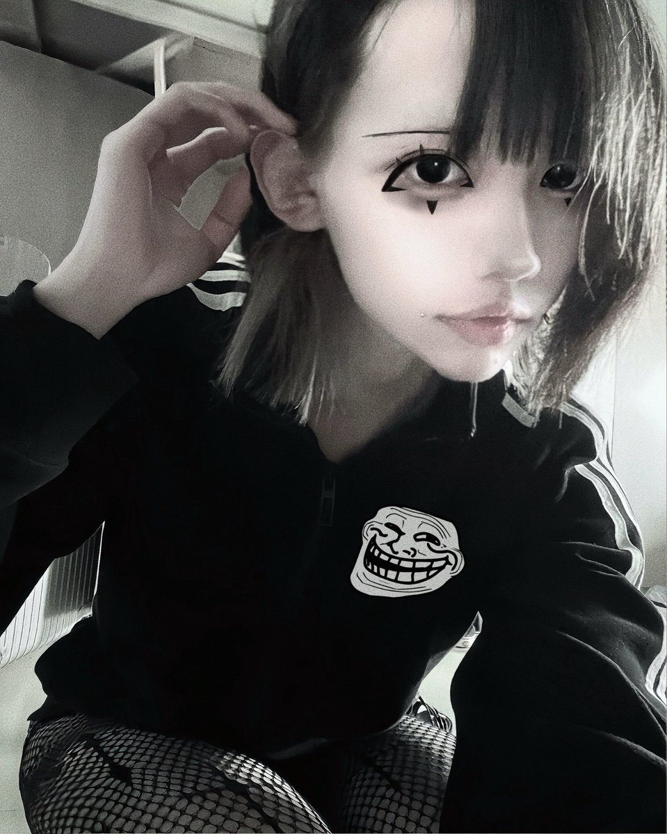 kigg2077's tweet photo. who  are  you？#男娘 #亚文化 https://t.co/wYbizD6Bvd