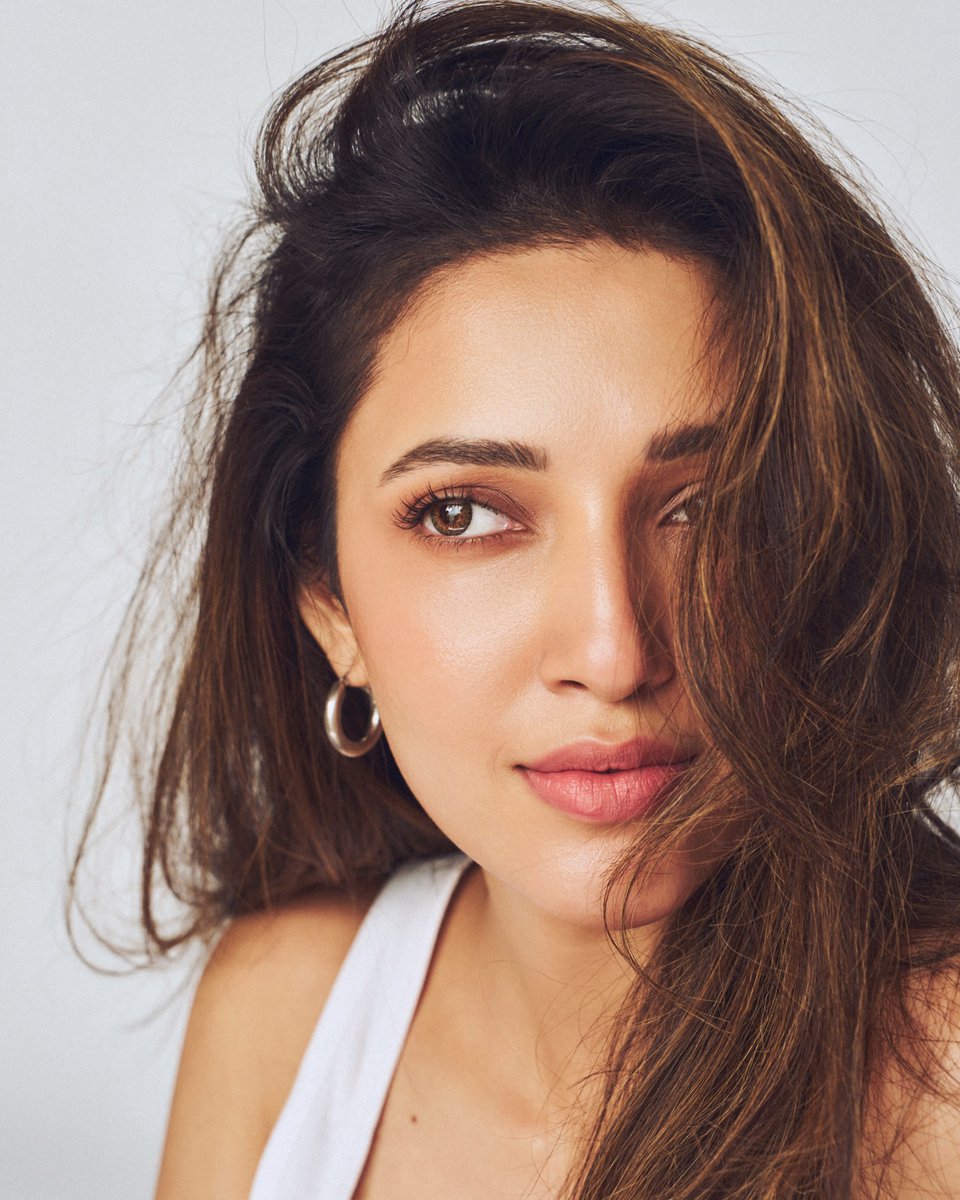 Only Actress tweet media