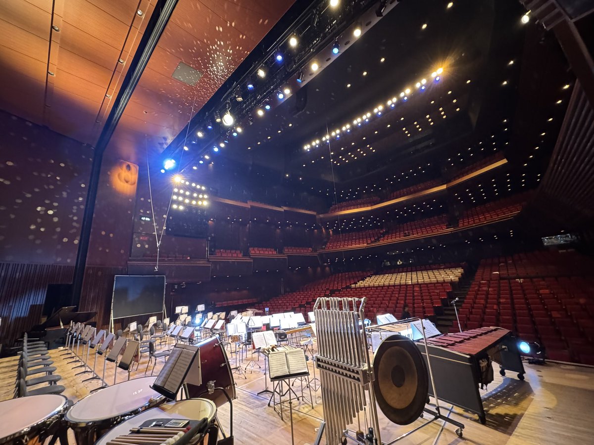 spjikou's tweet photo. 都立富士森高校吹奏楽部 定期演奏会終演しました！

学生のみんなのエネルギーが本当にすごくて、
演奏もレベルが高くて圧倒されました！
そしてゲストの先輩方の演奏もさすがの一言。

会場も大盛り上がりで、楽しい時間を過ごさせていただきました。ありがとうございました🙏🏻

#fwo #富士森高校 https://t.co/ZM1e9EiX6E