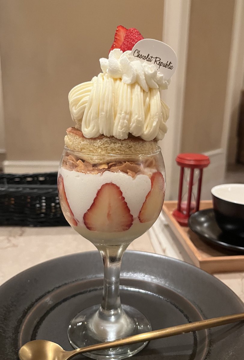 10tenkiko's tweet photo. 神戸で美味しいもん巡り🩷
中突堤まで歩いて🚢に
子どもの日なのでロイヤルプリンセス号は子どもが無料（関係ないけどw）
風が気持ちいい、最高でした❣️ https://t.co/TcZ4bBZgtU