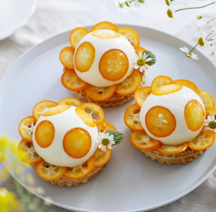 daily_dolce's tweet photo. Pretty fruit desserts made by y0fb.42ram https://t.co/5fqLzIMuSN