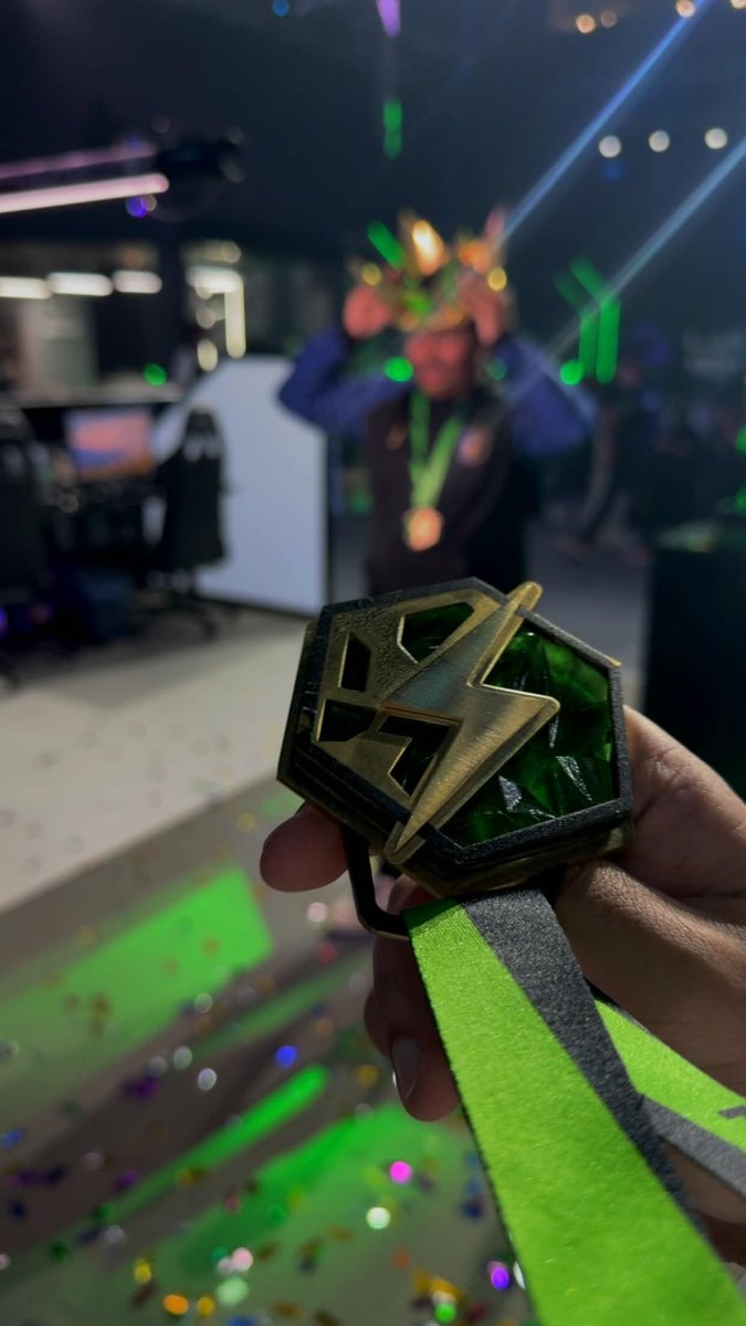 spark_qaa's tweet photo. I dedicate this Saudi League win to @AlUlaclub for the support, and to @predktt @KlNGAJ @WarsZ for the effort and teamwork. This win means a lot to me
I feel this is the right time to step away from Warzone as a coach/manager and end my journey on a good note 🥇☝🏽 https://t.co/HPBK10iOrk