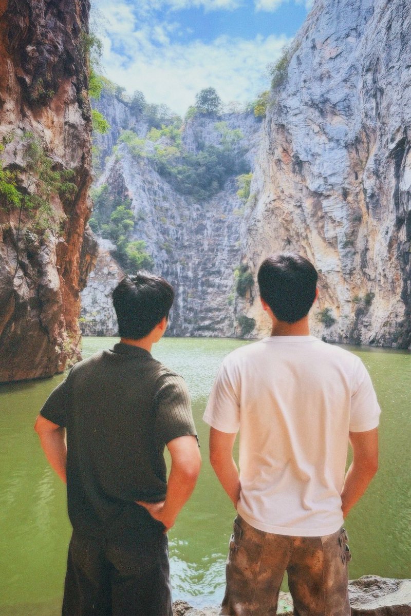 ยินดีที่จะได้พบเธอ มากเลย
ยินดีที่จะได้คุ้นเคย มากมาย
ยินดีที่จะได้รักเธอ ให้มากกว่าเดิม จากนี้ แสนไกล
ยินดี ยินดี จากใจ
ฉันรักเธอ

 -ยินดี-
#6thYorniversarywithYinWar 
#yinyin_anw #warwanarat #yinwar