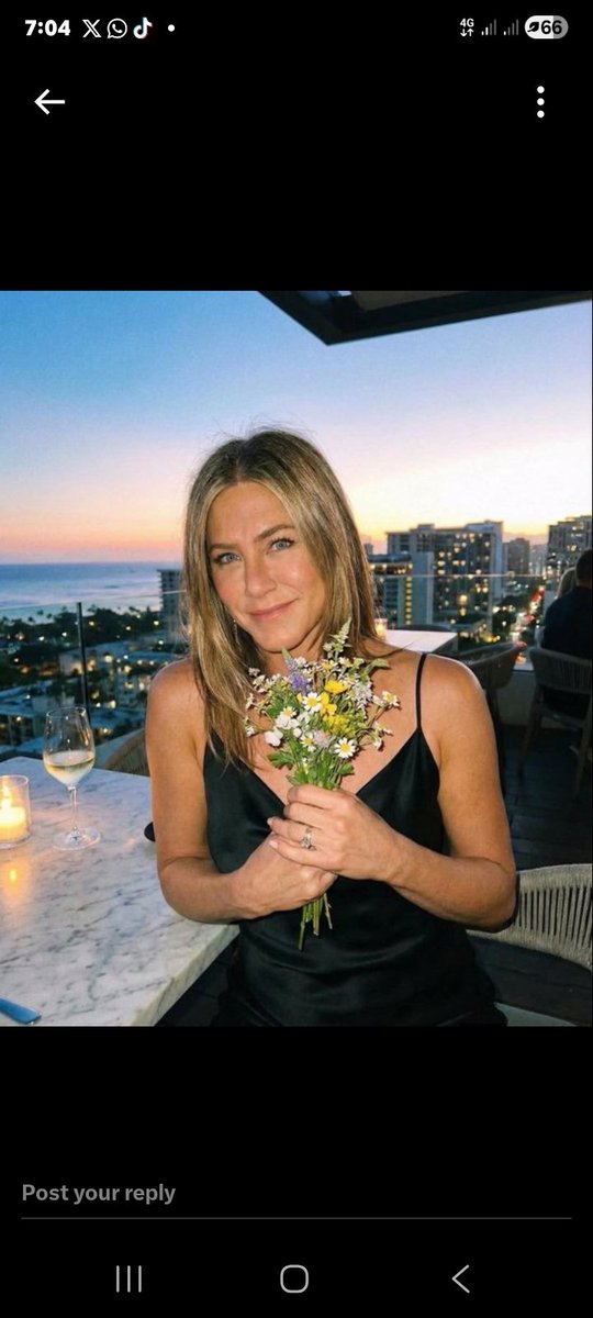 JENNIFER ANISTON tweet media
