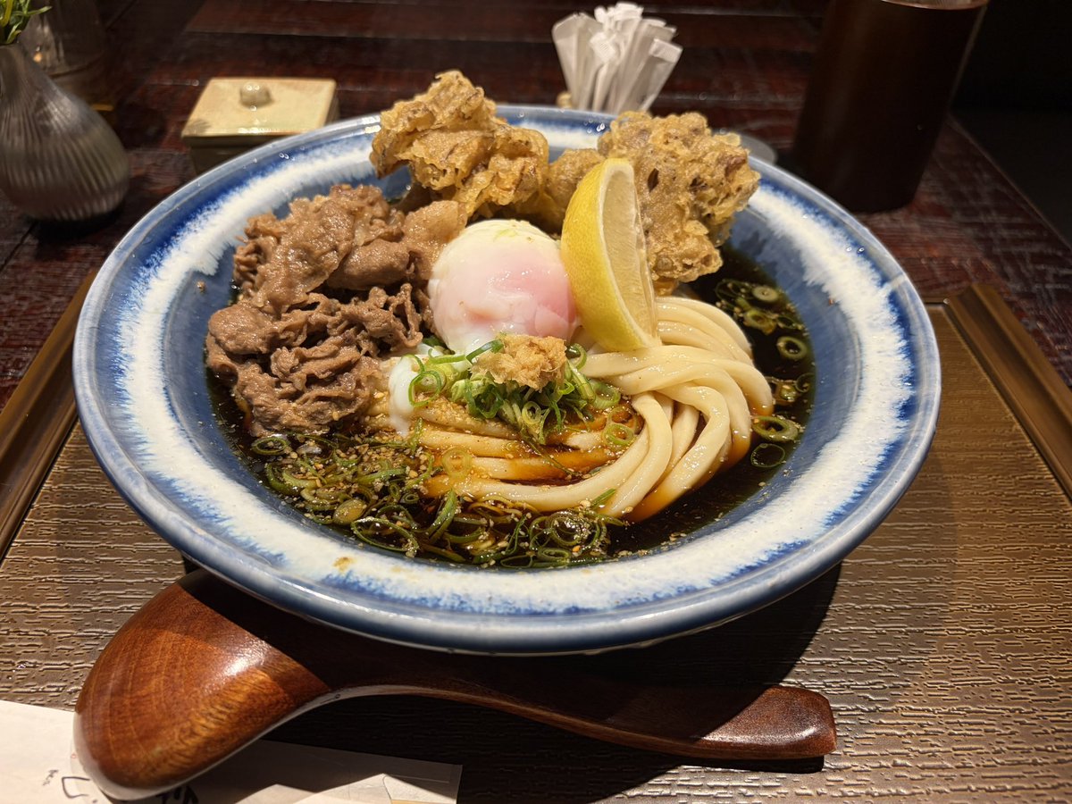 温玉肉うどん 〜舞茸の天ぷらのせ〜