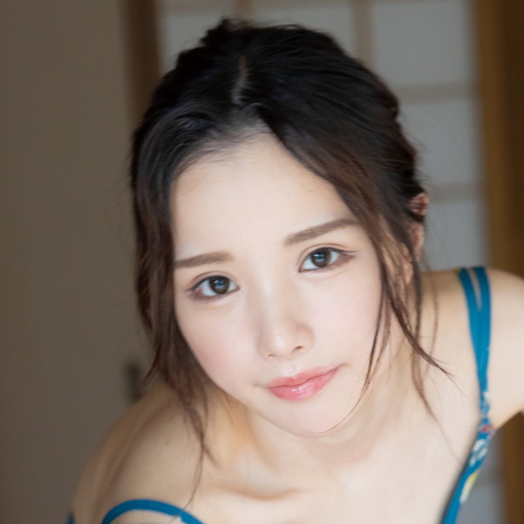 静かに接近bot tweet media