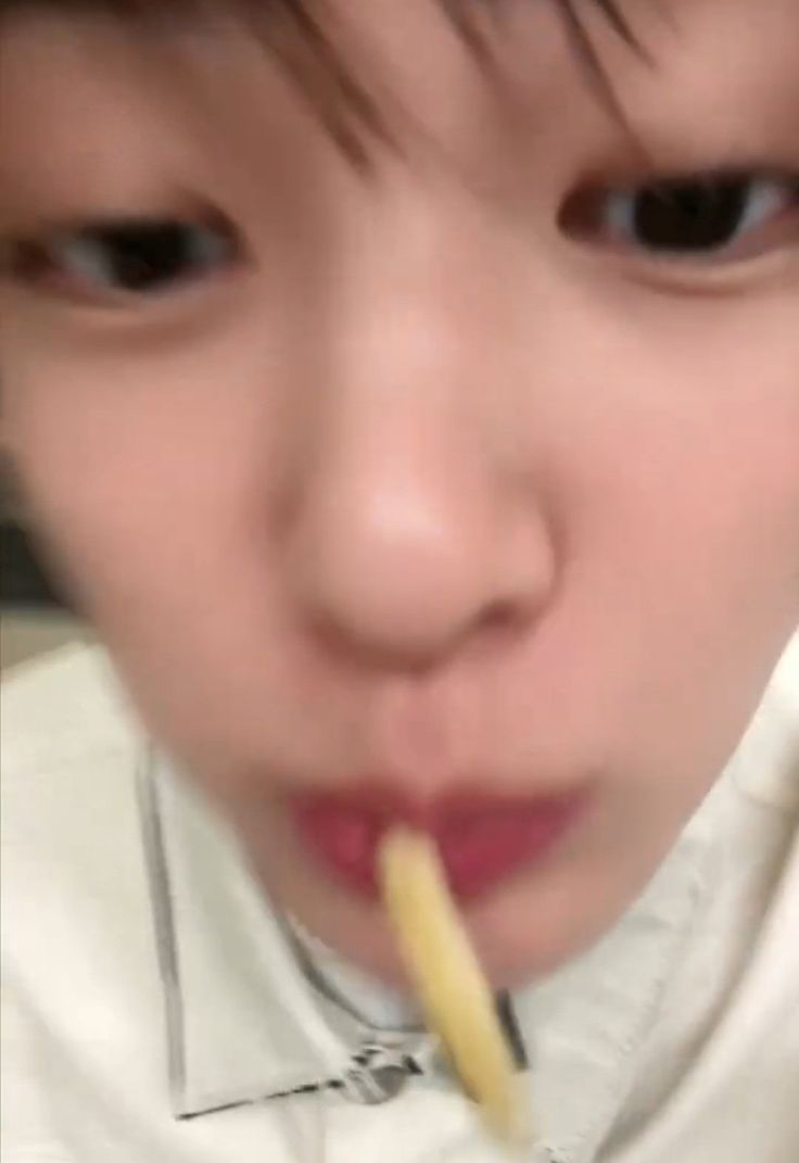 eompong 🥨 | teteh sean tweet media