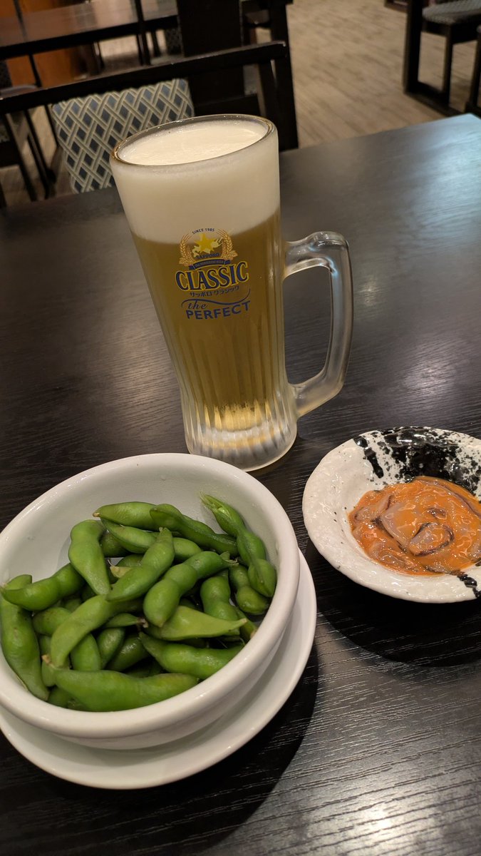 休憩🍺
何もしないでぽけーっと出来る時間幸せだなぁ。中途半端過ぎる時間なのでご飯は我慢、今日こそちゃんとご飯作るんだもん(最近とてつもなくサボってる)