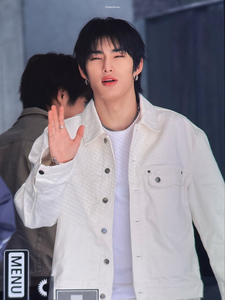 260505 출근

#82MAJOR #82메이저 
#윤예찬 #YOONYECHAN