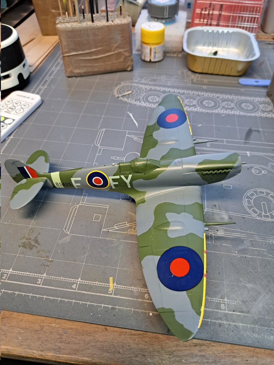 fudge_67's tweet photo. #Justforfunscalemodels
#JFFCancerResearch
#ICM #Spitfire #mkIX update;
That's the decals done apart from the prop. Clearcoat next then weathering. Managed to break the ariel mast off somehow 😠. Dull coat after the clear then the exhausts https://t.co/1V1veffvGg