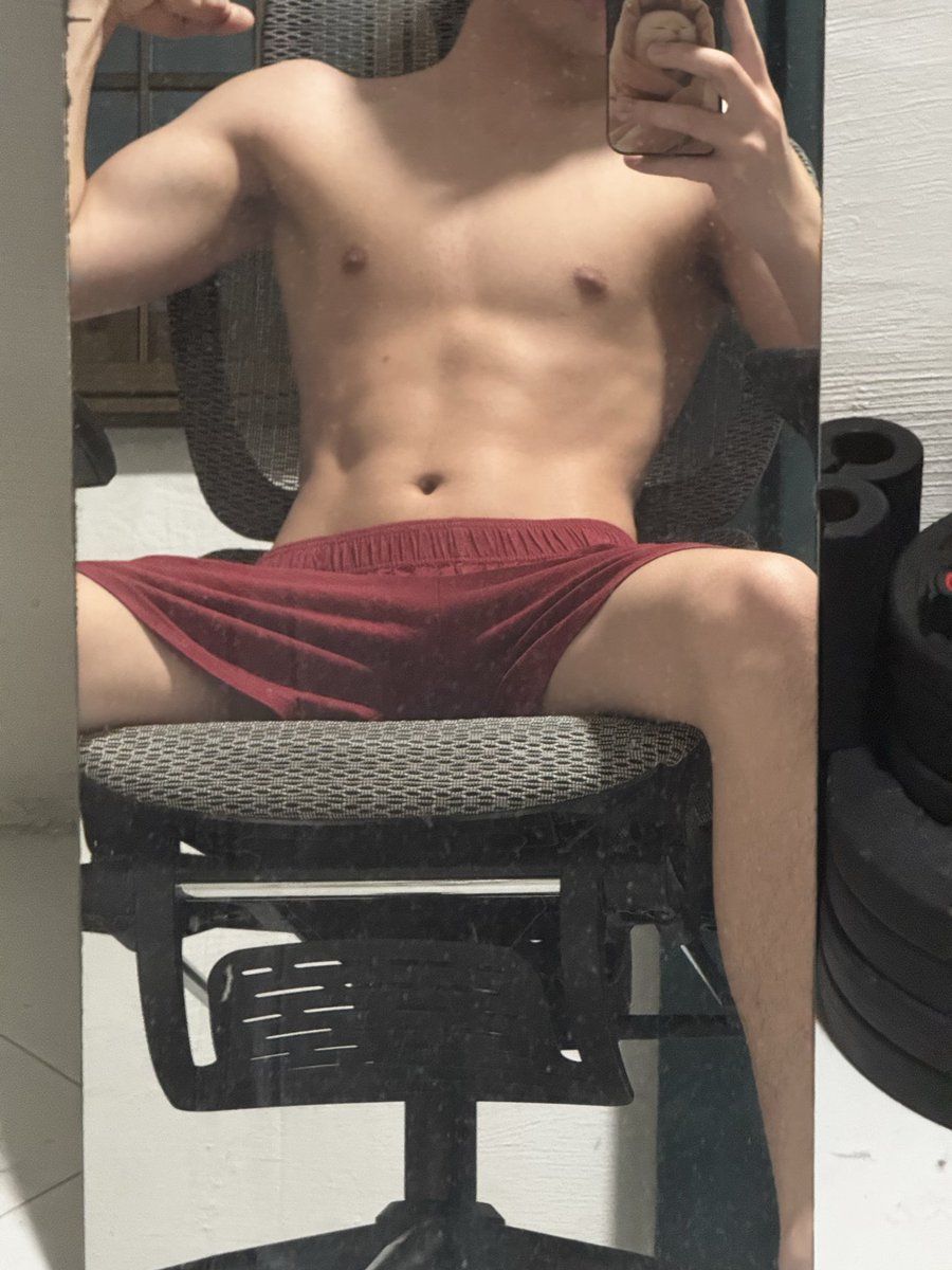 KokoKunchie's tweet photo. any thoughts on how i can improve? https://t.co/6q91QFufAr