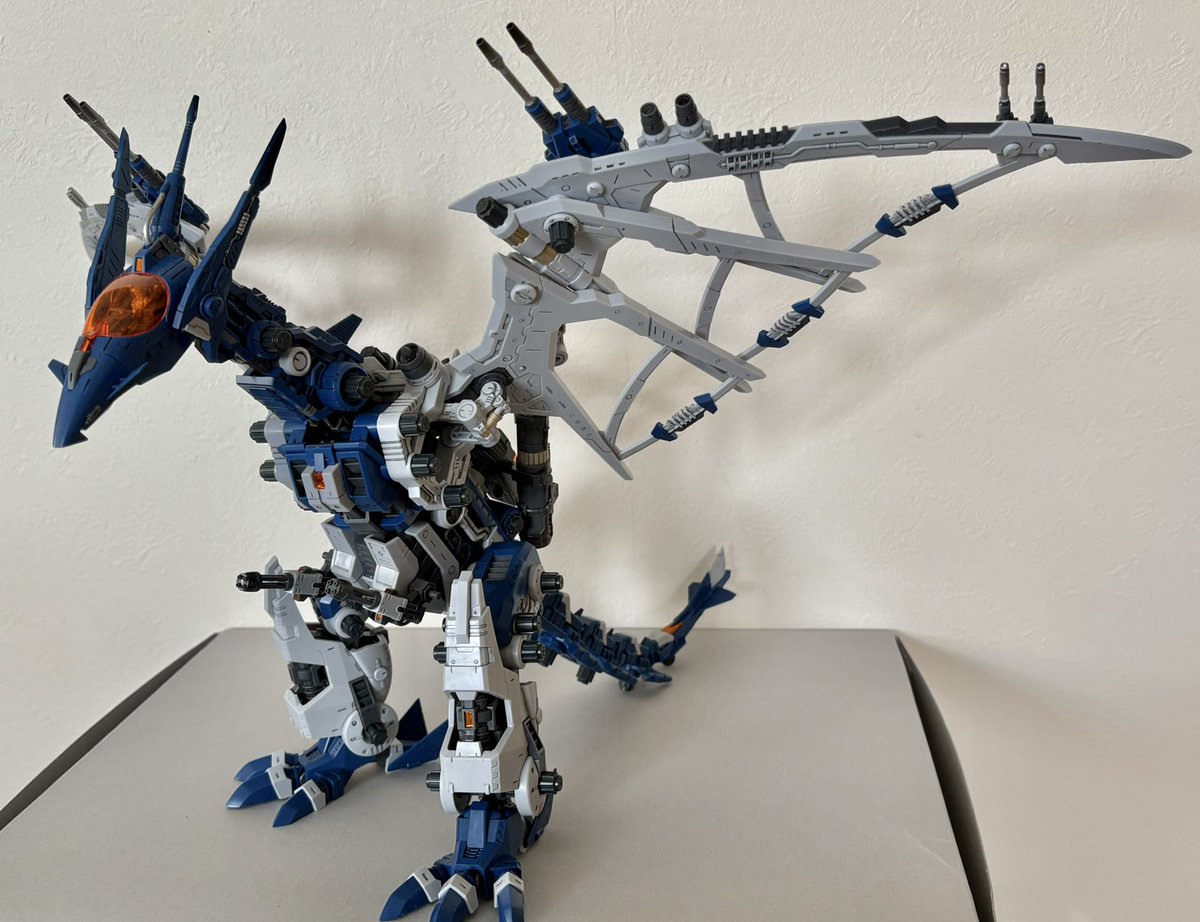 HMMのサラマンダーめっちゃカッコよくて良き。 てかこんな奥行きも横も