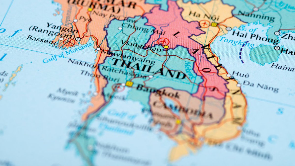 PhoenixLaw_'s tweet image. A visa alone does not secure your stay in Thailand.
True compliance lies in how entry, travel, and legal requirements align.

We break it down clearly in our latest guide.
Read more via the link pjcth.com/a-guide-to-imm…

#immigration #thailand #law