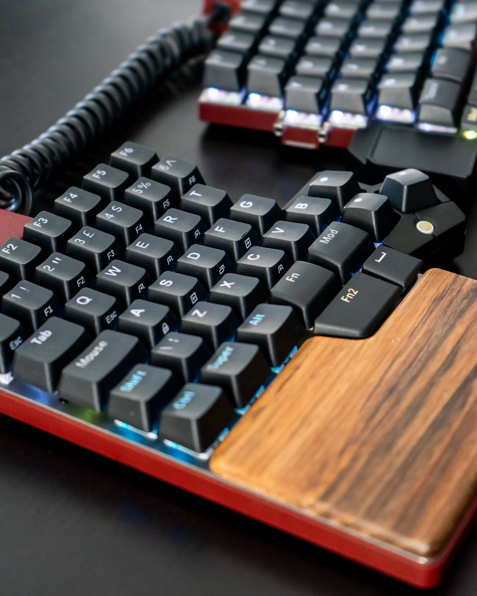 Ult. Hack. Keyboard tweet media