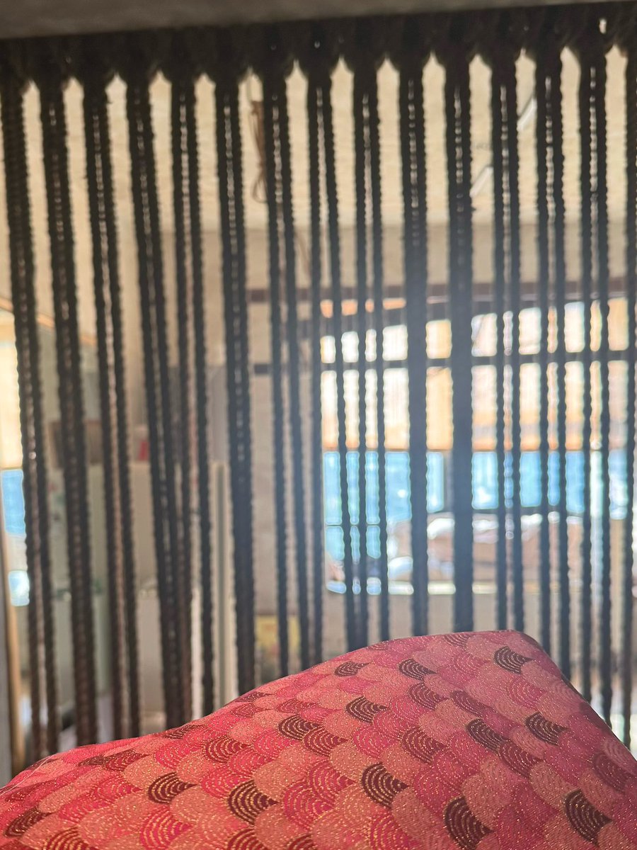 Redshibari_'s tweet photo. 我甘愿溺入这翻涌的墨色
在神识的荒野里，忏悔我的欲望

谢谢梁桑带我走进月亮的世界🌓
我会把红布袋用起来的～
@LiangyueX @Hidingthemoon https://t.co/mJUZU5cOH6