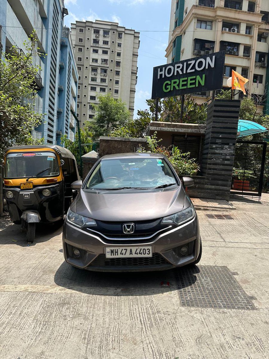 HorizonCHS's tweet photo. @MTPHereToHelp @CPMumbaiPolice @mieknathshinde @Dev_Fadnavis We are facing lot of trouble by this type of car parking where one of our members missed crashing into a senior citizen Horizon Green CHSL Raheja Estate Kulupwadi Borivali East Mumbai 66 https://t.co/7EEbLKXVHC