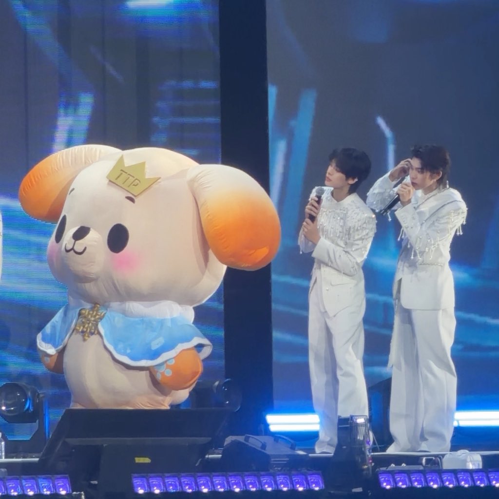 𝒾𝘯𝘲𝘶𝘪𝘦𝘵𝘭𝘪𝘨𝘩𝘵 - (𝐭𝐦) ♡ tweet media