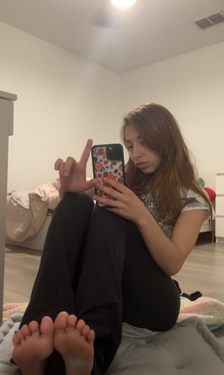 lolita tweet media