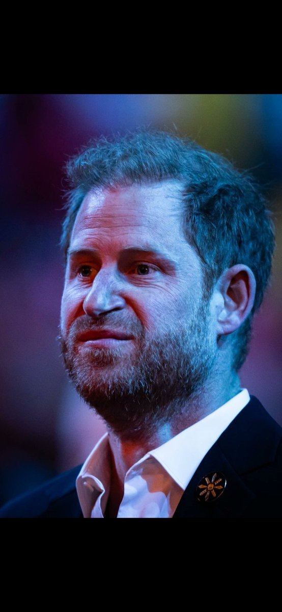 Has this man and the big wigs at invictus been syphoning off £millions and using it for their own lifestyle?? People donate their money to HELP THE INJURED VETERAN'S and NOT Harry, meg and those who are at the top of <a href="/WeAreInvictus/">Invictus Games Foundation 💛🖤</a> .  
Harry Mountbatten Windsor Markel? Have you