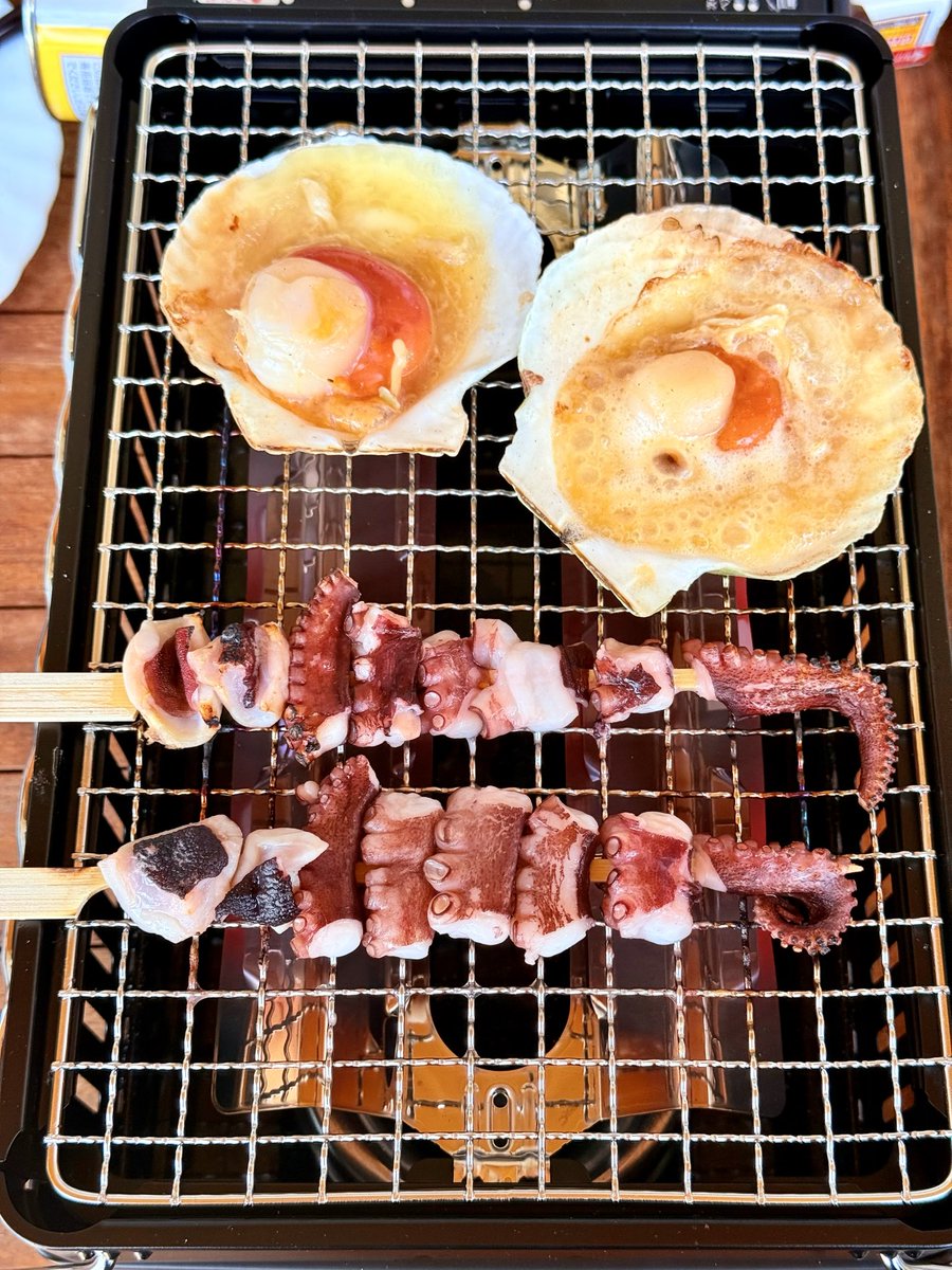bucchi023's tweet photo. GWやっと晴れて、風も無い日だったので念願のBBQが出来ました。思い残す事はもうありません🤡 https://t.co/nuWOGhpnIZ