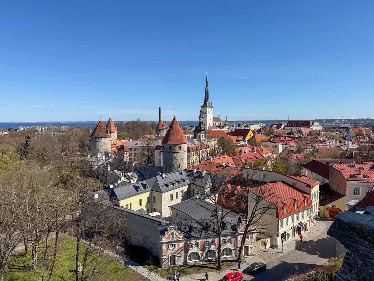 steveinarabia's tweet photo. Tallinn Old Town (built during the 13-16c CE) is the oldest part of #Tallinn #Estonia, and has managed to wholly preserve its structure of medieval and Hanseatic origin and has been registered in the UNESCO World Heritage List @nytimestravel https://t.co/f3vdsqE7td
