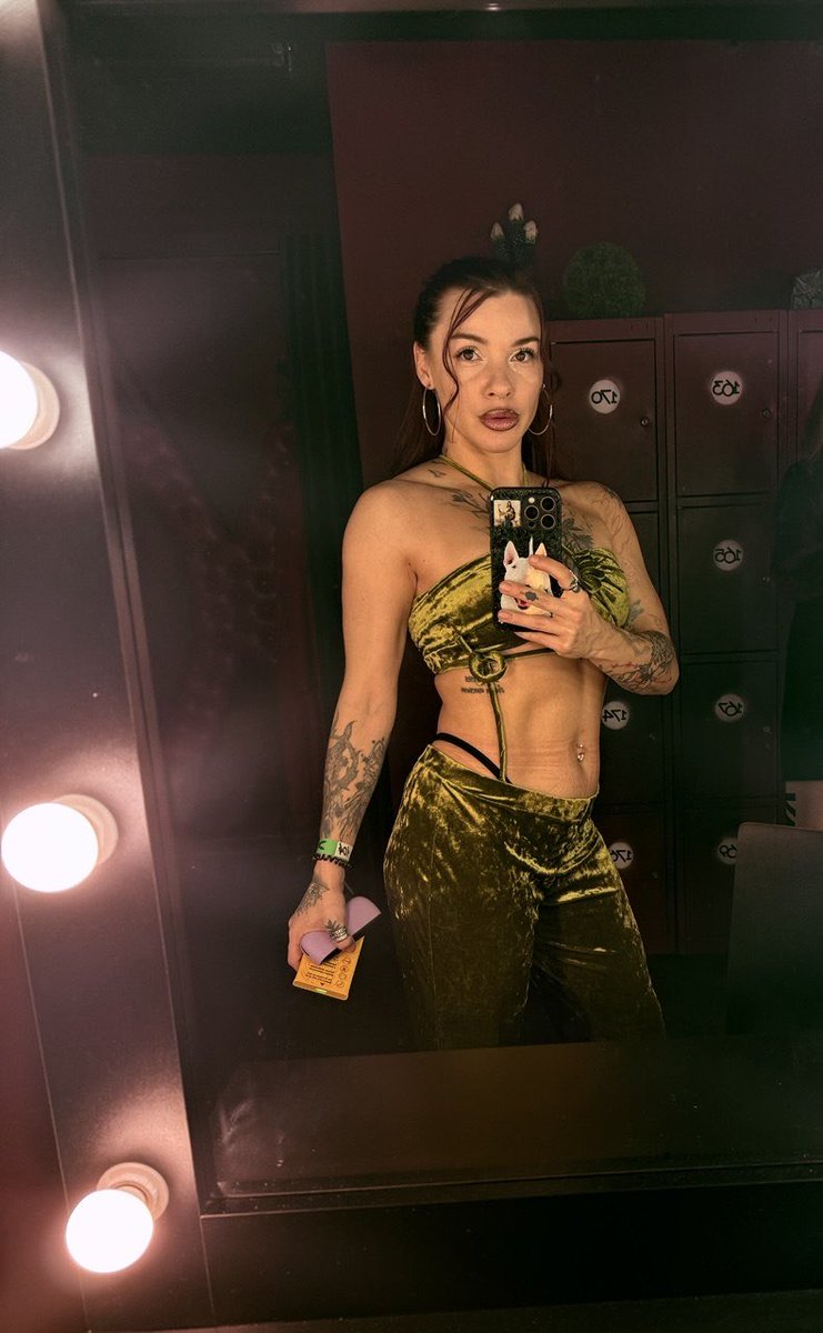 Siyawrestler's tweet photo. 😈♥️

#FemaleFighting #FemvsFem #WumensWrestling    #FemaleCombat #FemFighting https://t.co/xZoMyizVlZ