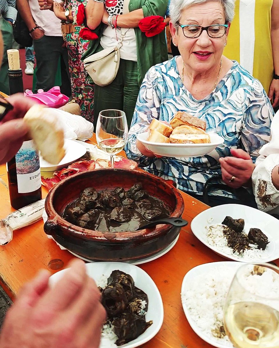 Fiesta De La Lamprea De Arbo tweet media