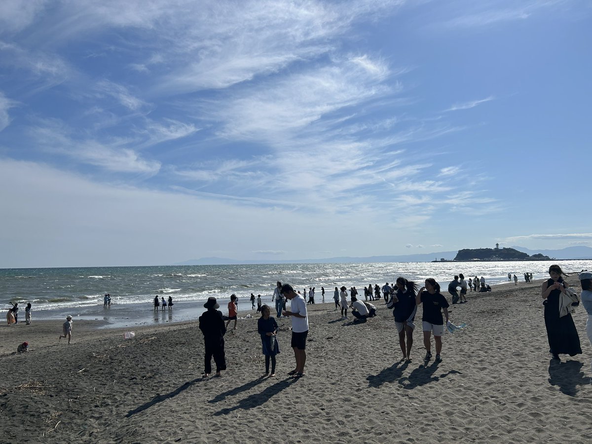 Kotatsu_Rascal's tweet photo. 江ノ島が非常に混んでいたので歩いて七里ヶ浜まで来ました！
少し不安でしたが意外と歩ける距離で良かってです😤
それにし��も風が強いですね〜 https://t.co/jJsfr6HvS4
