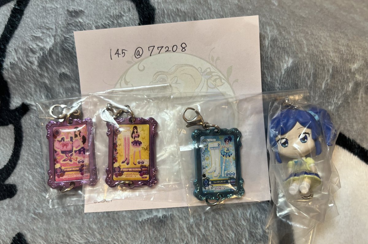 77208's tweet photo. 【交換】アイカツ カスタムドレスアップチャーム

譲→マスコット ブーツ　あおい
トップス パンプス　蘭

求→マスコット　いちご
スカートorシューズ　いちご
郵送にて交換希望です。
よろしくお願いします。 https://t.co/NuDuBBp6dL