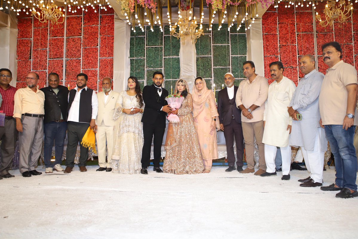 Attended the Walima ceremony of Abdul Jalil, son of Azizul Malaath, and extended my heartfelt wishes for a blessed and joyful married life ahead. 

📍 Welcome Hall, Gautam Nagar, Govandi

#WalimaCeremony #Blessings #NewBeginnings #SanaMalikShaikh #MLA