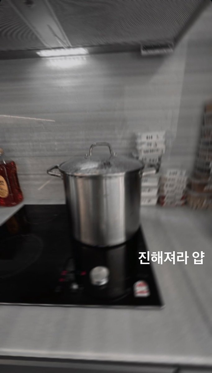 묘ฅ tweet media