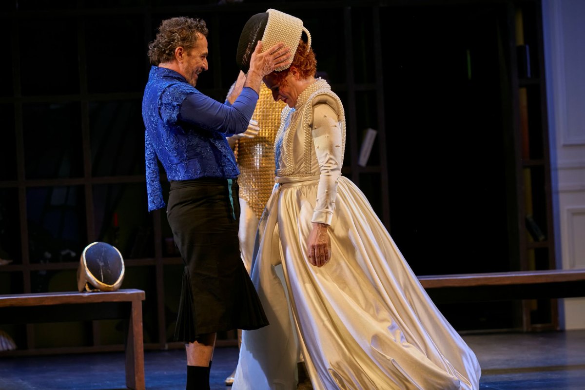 TEATROCLASICO's tweet image. 🎭  #LaVengadoraDeLasMujeres, de Lope, se estrena el 14 May en el #Clasico. Coproducción con @teatrodeltemple.

🤺 Laura alza la espada para luchar por algo más que la victoria: reivindicar el valor de las mujeres en un mundo que las desafía.

🎟️ Entradas: f.mtr.cool/xmvgfqizcx