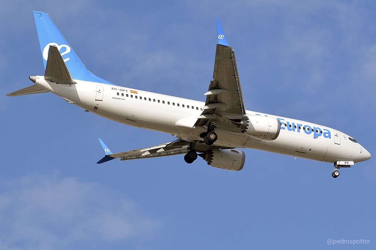 pedrospotter's tweet image. #BuenosDias aterrizando en #Barajas procedente de #Porto (OPO)

✈️
#Boeing #B737Max8 (EC-OPY) @AirEuropa
✈️

#aviation #aviationlovers #avgeek #planespotting #planespotter #aviation4u
#spotter #aviationphotography
#aviationdaily 
#AirEuropa @aireuropavir @MotorAire
#aviationphoto