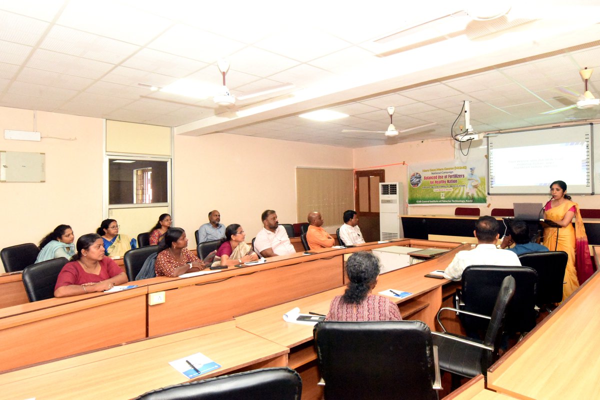 icarcift's tweet photo. Waste to Wealth in Action 🌱♻️
ICAR-Central Institute of Fisheries Technology hosted a programme on balanced fertilizer use with Department of Agriculture Ernakulam &amp; Krishi Bhavan Ernakulam
Focus: fish waste → organic manure, reduced chemical use, CIFT Microboost &amp; Bioboost https://t.co/cHAvwsvLSW