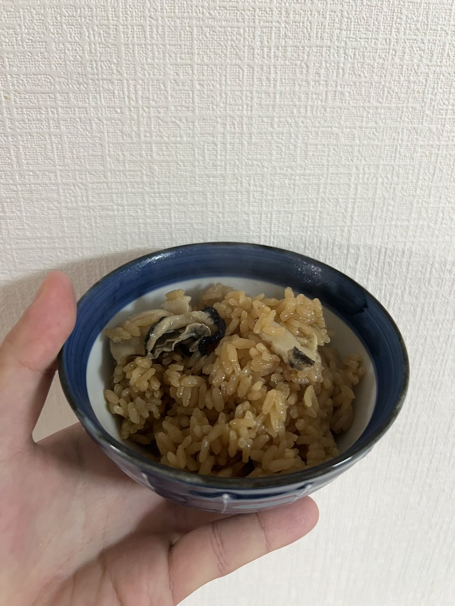 殻付き牡蠣から炊き込みご飯作った(*ˊ˘ˋ*)
