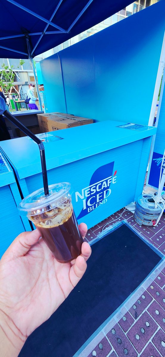 sorcerer2000's tweet photo. サッと溶ける
#隣人と溶けるアイスコーヒー
#ネスカフェアイスブレンド
#PR https://t.co/14s6EGVMo5
