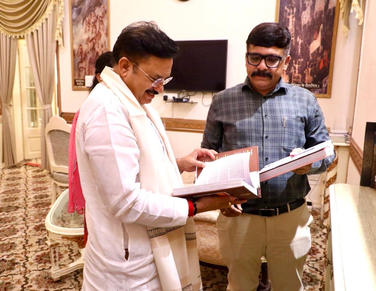 devusinh's tweet photo. मध्य प्रदेश के महामहिम राज्यपाल आदरणीय श्री मंगुभाई पटेल के निमंत्रण पर उनके निवास्थान पर आशीर्वाद प्राप्त करने का अवसर मिला, उनका हृदय से धन्यवाद. https://t.co/6SV6aXVLYC