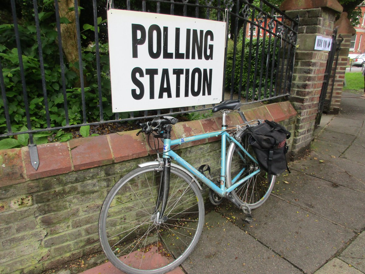 CANSEEngland's tweet image. There are #LocalElections in Sussex, Surrey, Hampshire, Kent. Is #cycling on your candidates' agenda?
Vote for cycling, get freedom, healthier lives, a cleaner environment, transport for children, access to nature, 24/7 travel &amp;amp; more!🚴‍♂️
bbc.co.uk/news/articles/…
@CyclingUK_SE