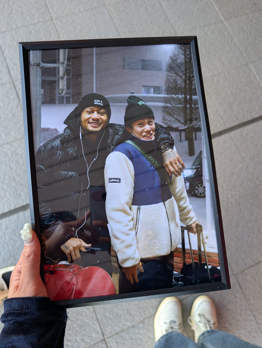 Tomcha_n_n_'s tweet photo. 選手写真展の抽選販売当たって、ドルファミ得な写真を我が家にお迎えできました🥰🥰🥰
聖芽とレイちゃん😍
#大阪エヴェッサ
#名古屋ダイヤモンドドルフィンズ
#ドルファミ https://t.co/aLrLwvw0LT