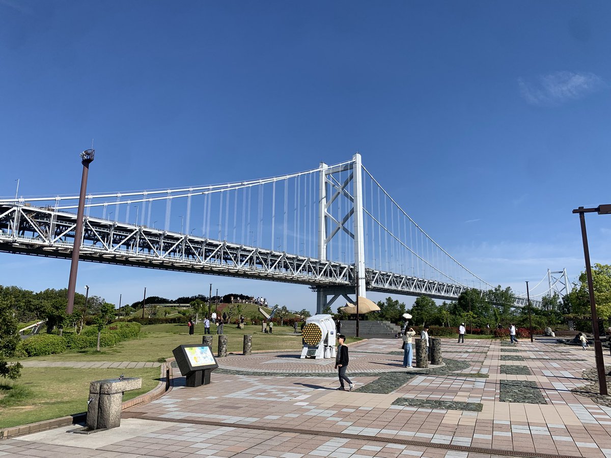 シン tweet media
