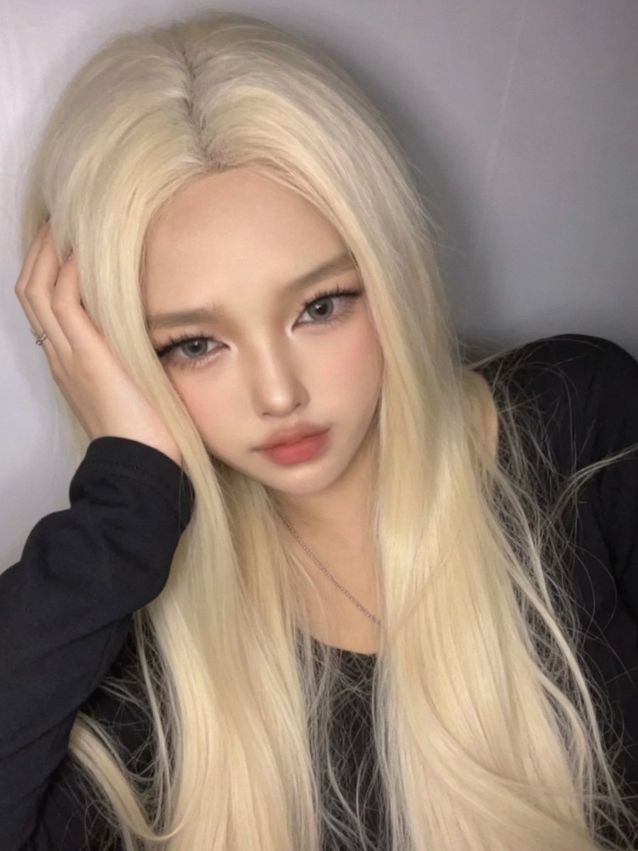 nyembahrussell's tweet image. Pusing dah gw cakep bgt mau rambut merah kuning ijo #selflove 

Kali ini mode mamah beneran buat anak anak onlenku 🫪🌹