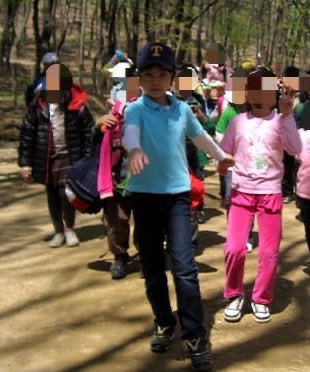 Byeol_txt's tweet photo. 휴강즈 둘이 똑같은 모자 쓴거아냐?? https://t.co/Ga13by4hRO