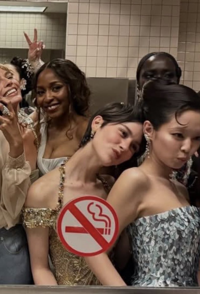 KylieLipKitten's tweet photo. the met gala said stream camden https://t.co/kc1vvcfA9A